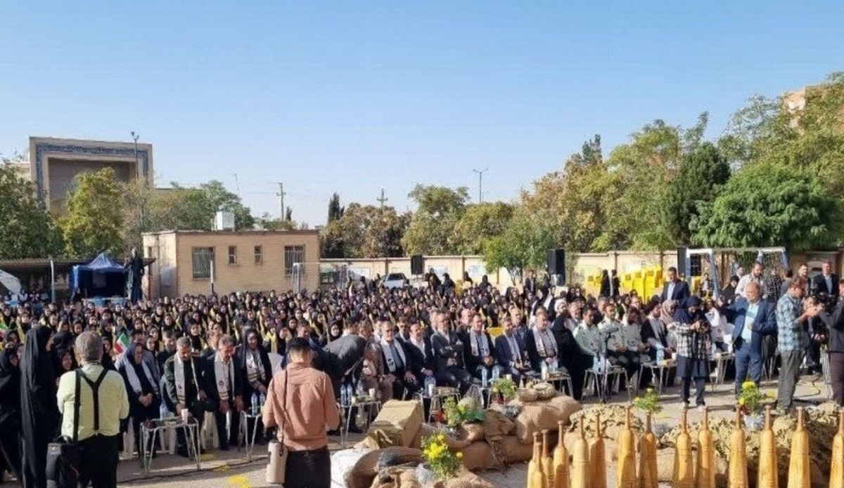 دانش‌آموز زنجانی ‌در صف صبحگاهی مدرسه‌ درگذشت