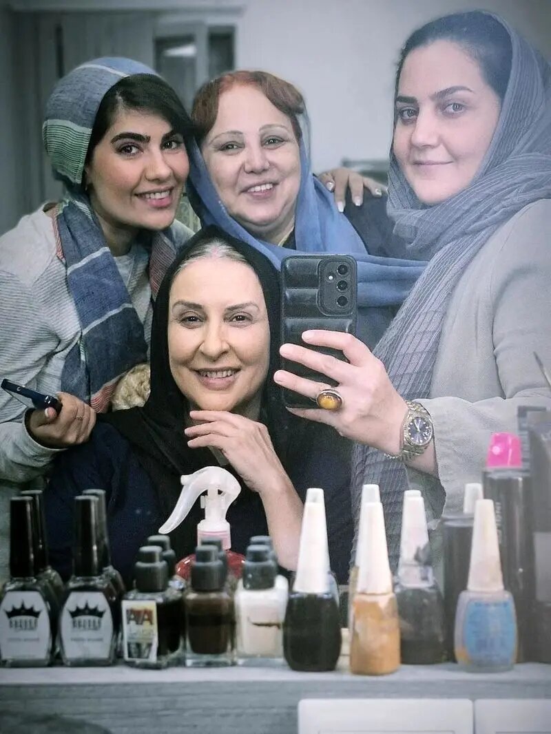 چهره بدون گریم مرجانه گلچین و بهنوش بختیاری در «بامداد خمار» چهره بدون گریم مرجانه گلچین و بهنوش بختیاری در «بامداد خمار»