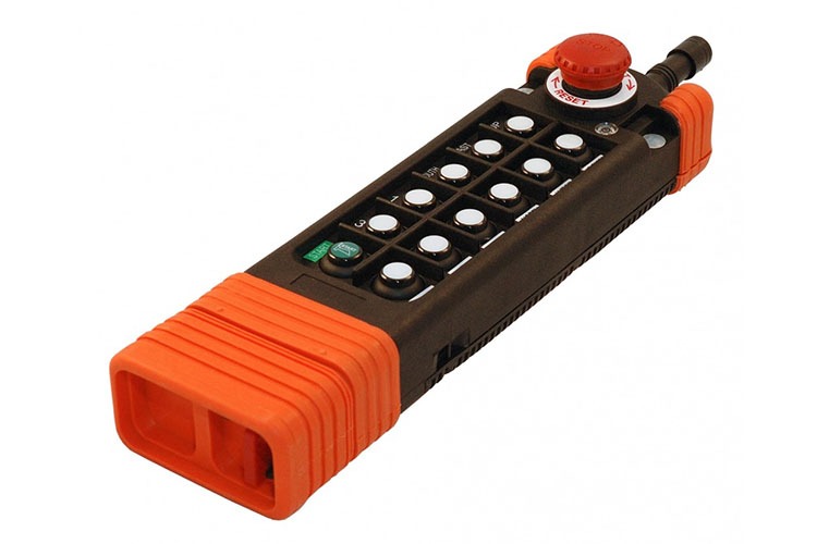 چرا مدیران فنی در پروژههای سنگین، به ریموتهای صنعتی ساگا اعتماد میکنند؟ چرا مدیران فنی در پروژههای سنگین، به ریموتهای صنعتی ساگا اعتماد میکنند؟