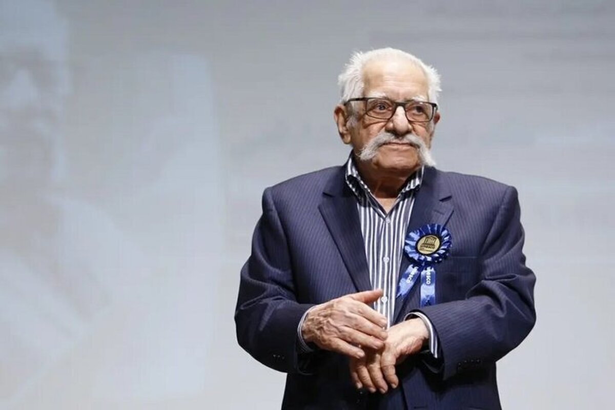 چه کسی منشور کوروش را به فارسی ترجمه کرد؟