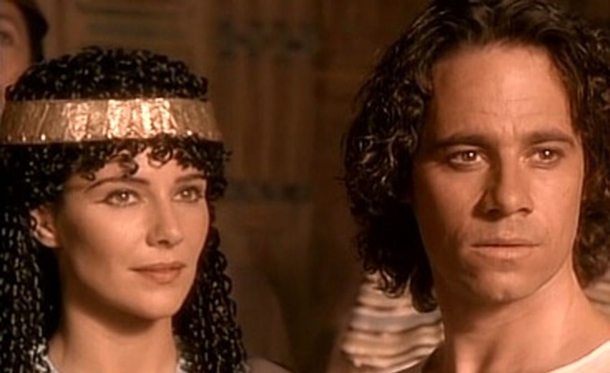 عکس/ چهره والریا کاوالی «آسنات» در نسخه آمریکایی سریال یوسف