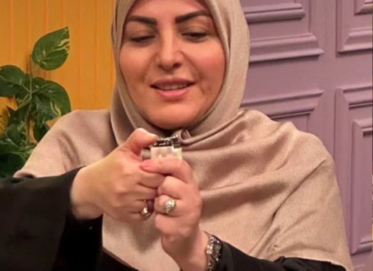 فندک دست المیرا شریفی‌مقدم از چه برندی است؟