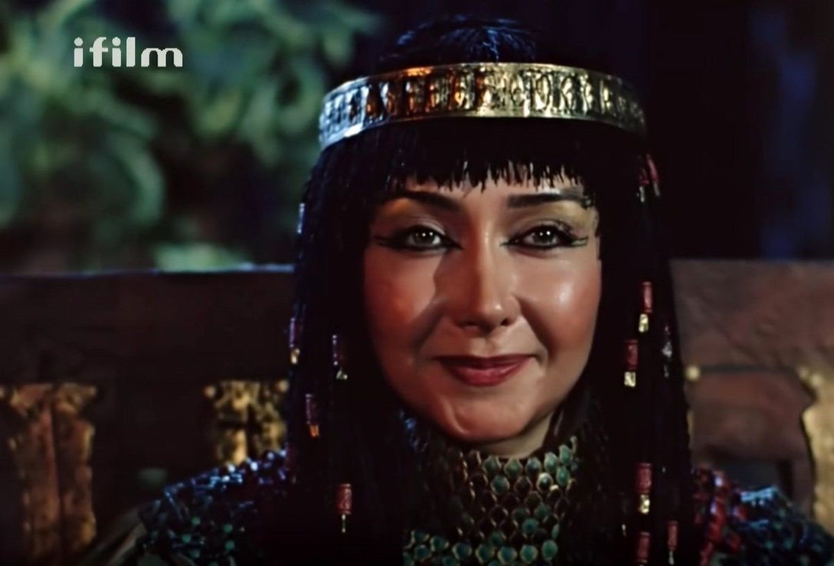 «کتایون ریاحی» در آغوش «حمیده خیرآبادی» در پشت‌صحنه «پدرسالار»