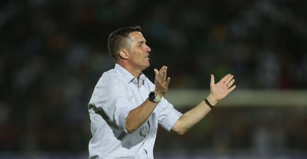 اوسمار چهار بازیکن پرسپولیس را عوض کرد