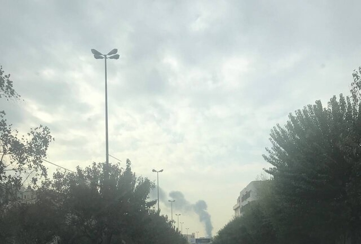 آتش سوزی ساختمان نیمه‌کاره علت بلند شدن دود غلیظ در شرق تهران