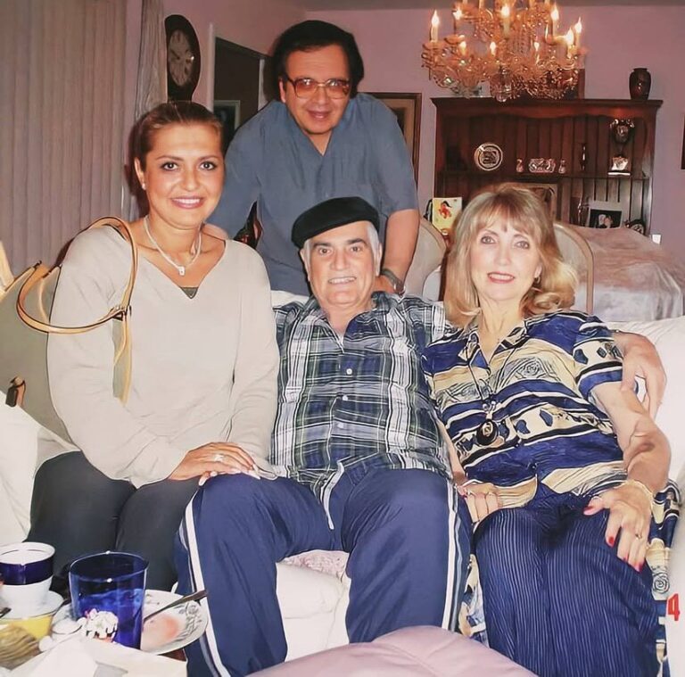 وقتی ویگن و گوگوش قشنگترین خنده تاریخ را داشتند وقتی ویگن و گوگوش قشنگترین خنده تاریخ را داشتند