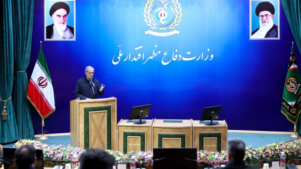 پزشکیان: توان دفاعی می‌تواند ناترازی‌های کشور را سامان دهد