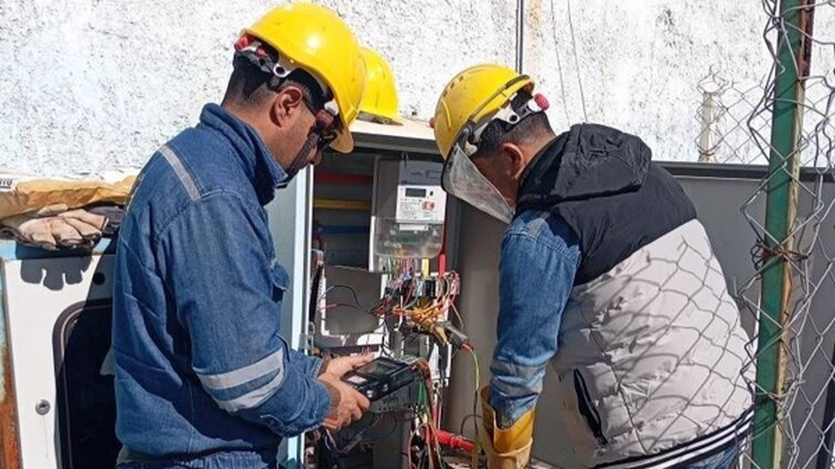 وزیر نیرو: تعداد کنتور‌های هوشمند برق تا پایان سال دو برابر می‌شود