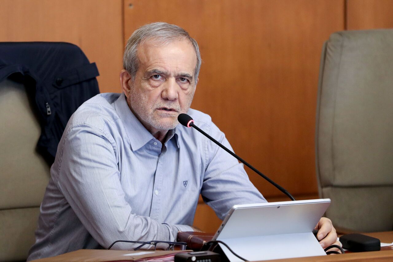 هشدار پزشکیان به خودروسازان: اگر مصرف تولیدات داخلی بهینه نشود، اجازه تولید خودرو نخواهید داشت