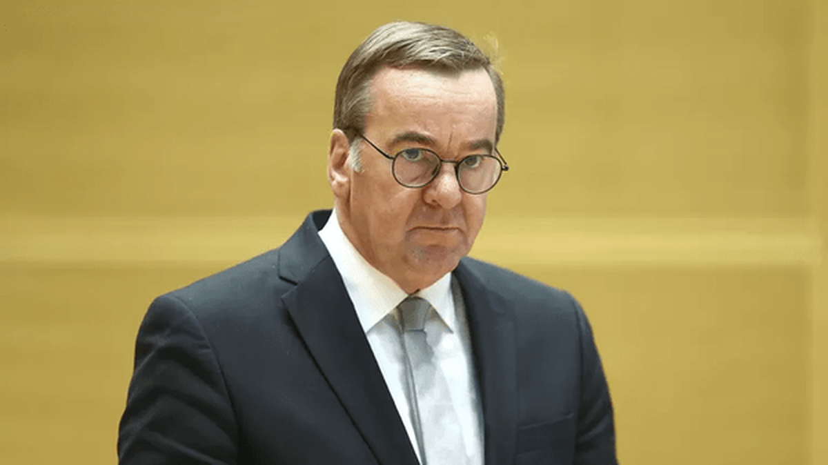 وزیر دفاع آلمان: جنگ ناتو و روسیه ممکن است قبل از سال ۲۰۲۹ رخ دهد