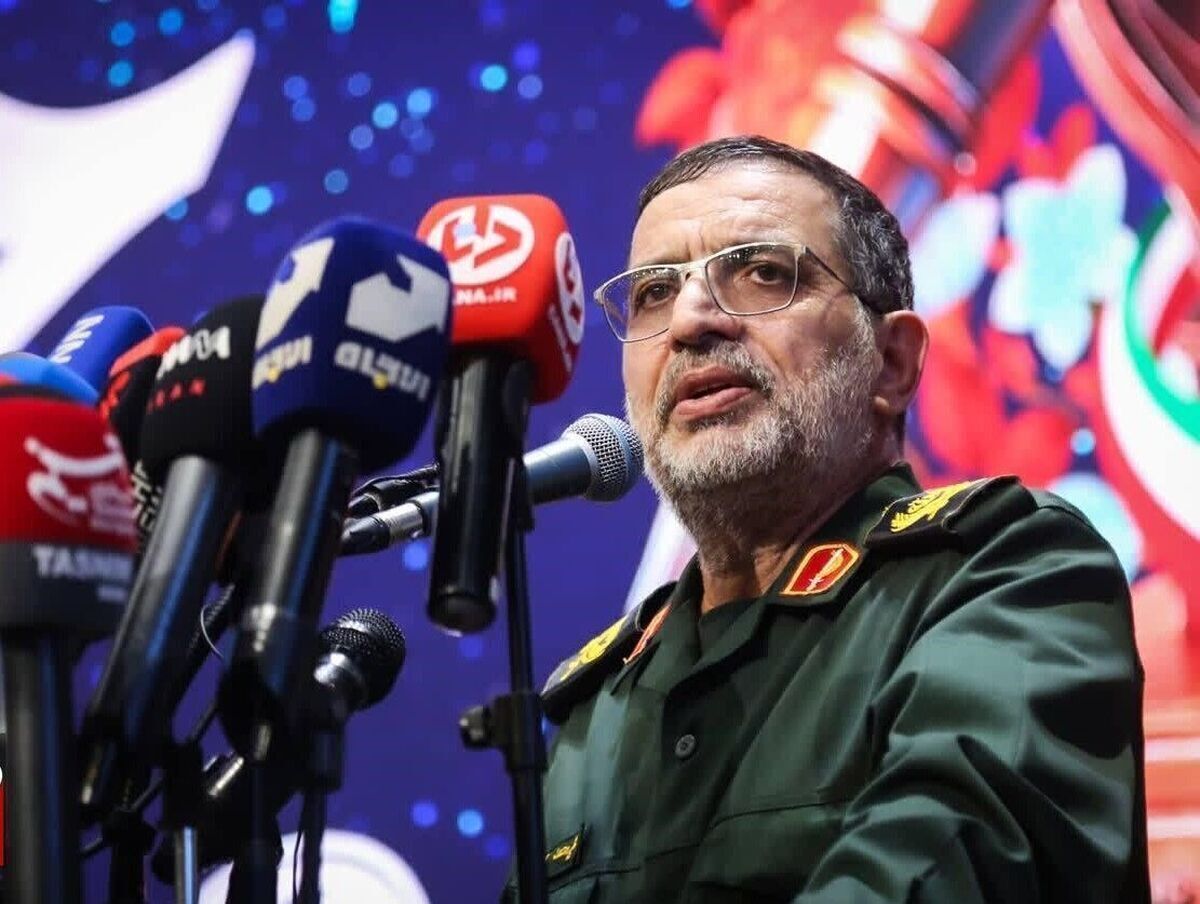 سردار نائینی: به نظر بنده، دشمن حالا حالا‌ها شرایط جنگ را ندارد