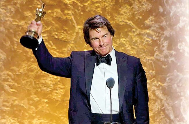 تام کروز بعد از دریافت اسکار افتخاری: سینما چشمانم را باز کرد