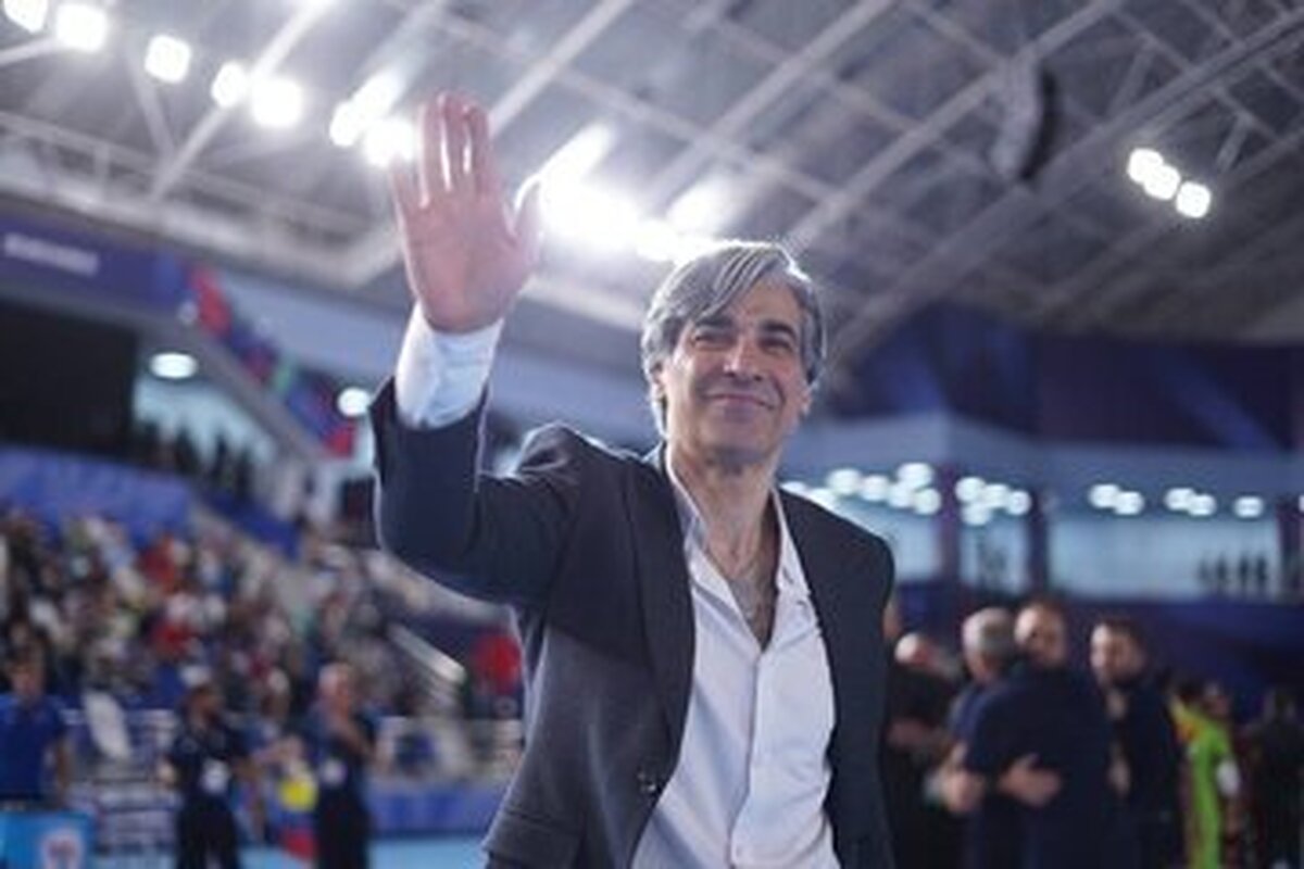 حمله شمسایی به فردوسی‌پور: او پشت تریبون خودش نشسته و هر اراجیفی می‌خواهد می‌گوید