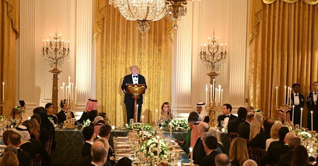 چیدمان میز شام در مهمانی کاخ سفید با حضور جورجینا و رونالدو چیدمان میز شام در مهمانی کاخ سفید با حضور جورجینا و رونالدو