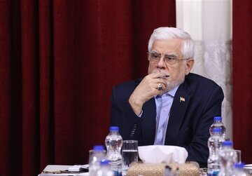 اولین واکنش دولت به شایعه استعفای عارف