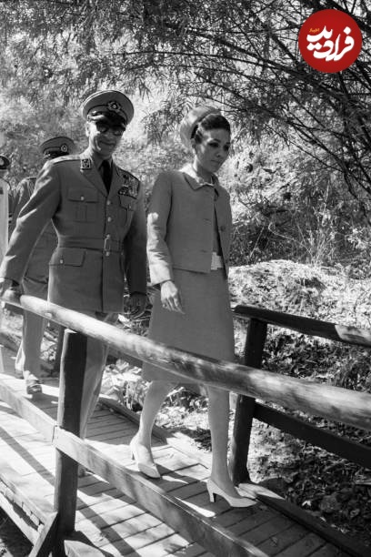 عکس/ سال ۴۶؛ قدم زنی محمدرضا پهلوی و فرح دیبا در بانکوک عکس/ سال ۴۶؛ قدم زنی محمدرضا پهلوی و فرح دیبا در بانکوک