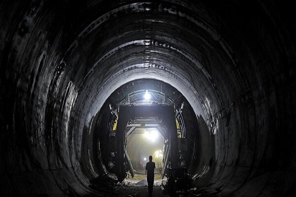 فروزنده: ۱۰۷۰ واگن و ۵۰ کیلومتر مترو در حال ساخت است