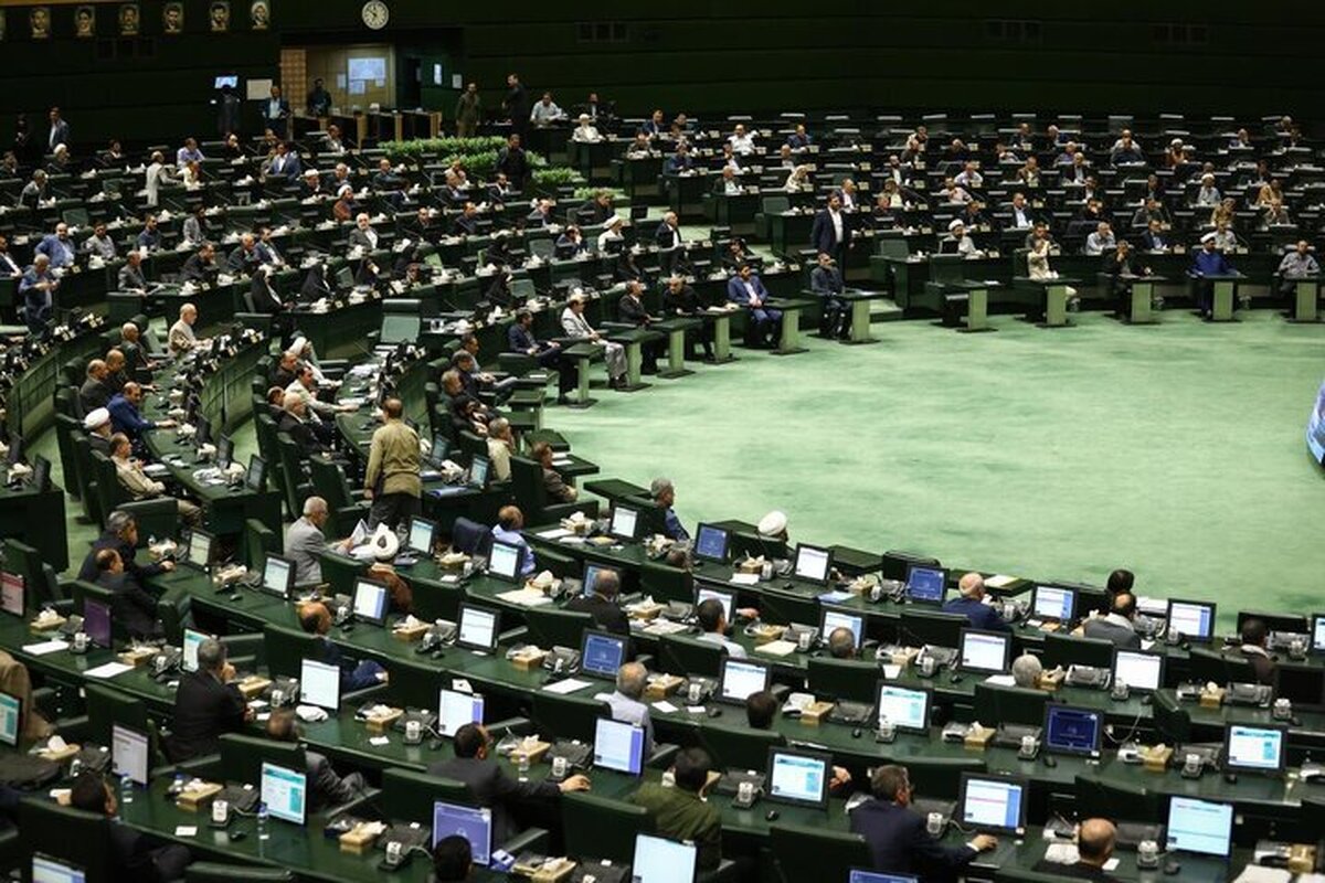 جلسه ویژه مجلس برای مقابله با گرانی و تورم؛ نمایندگان چه گفتند؟