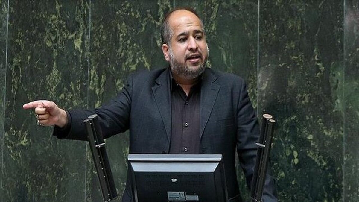 خضریان: عده ای در اطراف رئیسجمهور با خوردن پول در حال خفه شدن هستند