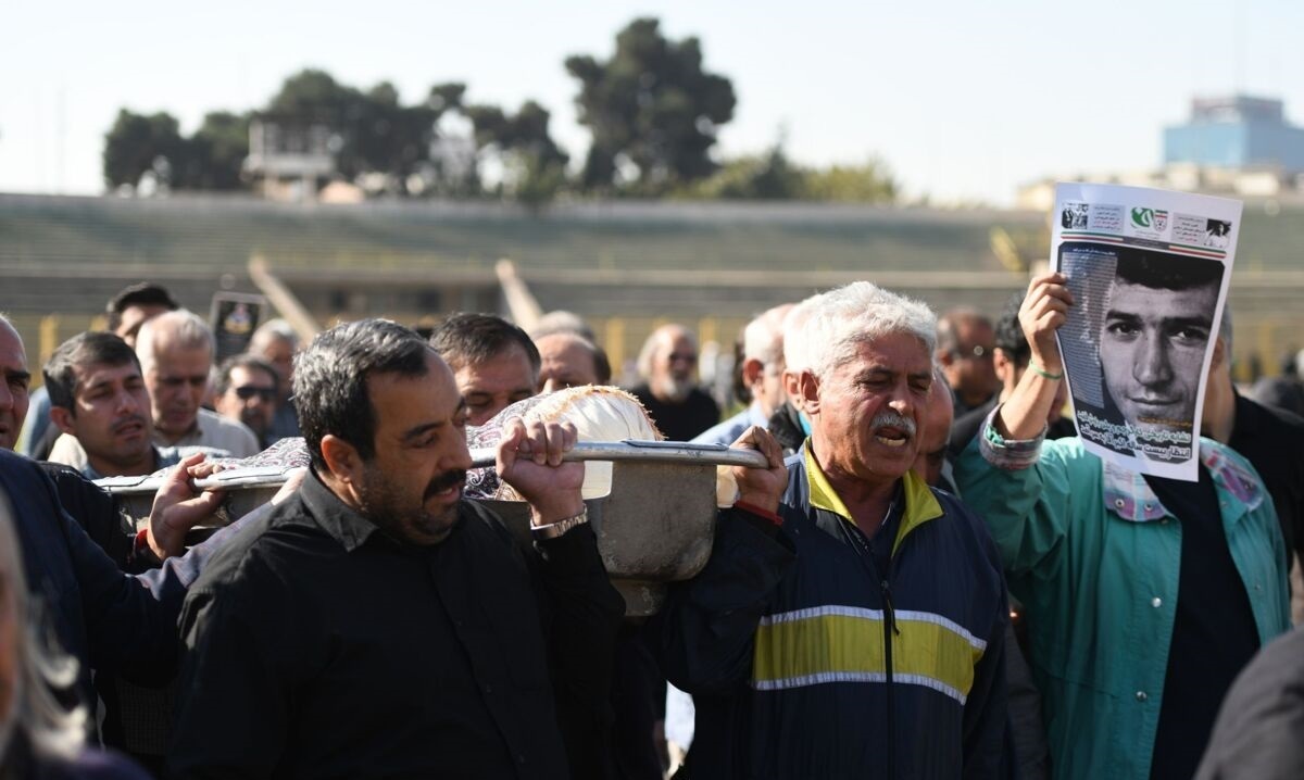 استقلال تمام هزینههای ستاره خود را گردن گرفت