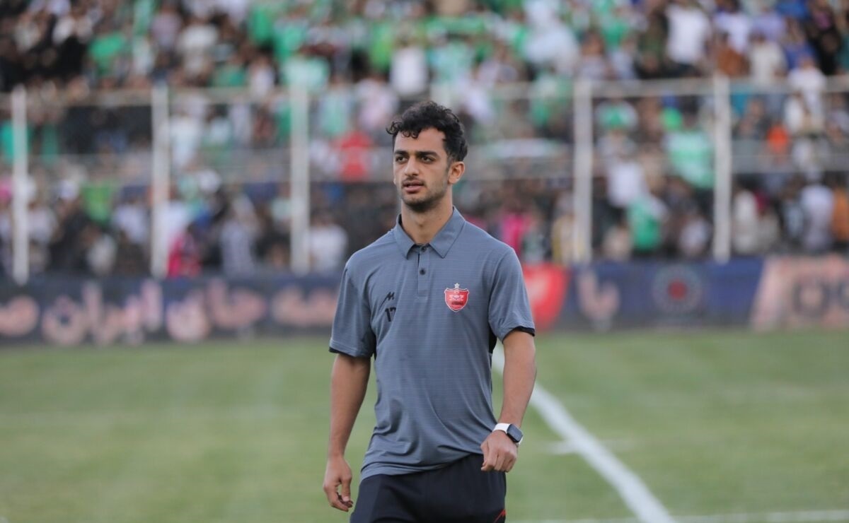 دعوای پرسپولیس و یک باشگاه بر سر ۱۵،۰۰۰،۰۰۰،۰۰۰ تومان/ بازیکن ما را پس بدهید!