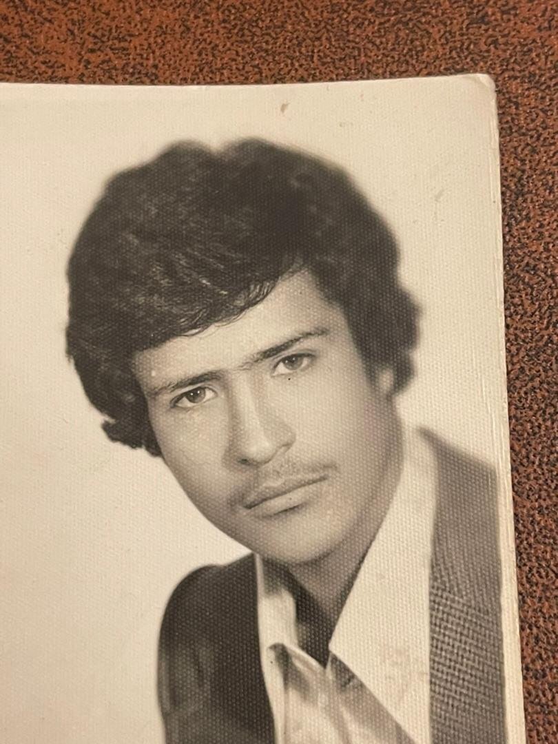 عکس/ شباهت عجیب مهرداد صدیقیان به پدر تازه درگذشته اش!