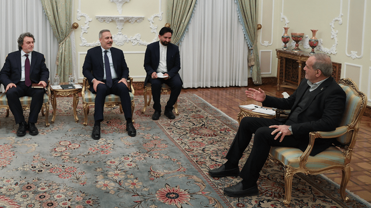 پزشکیان: از مرز‌های ما هرگز تروریسم و اسلحه عبور نخواهد کرد