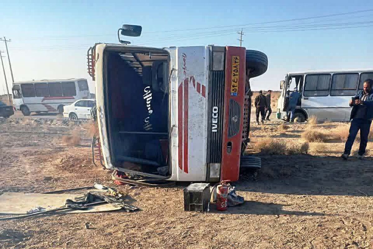 واژگونی مینی‌بوس کارگران معدن در بردسکن ۱۱ مصدوم برجا گذاشت