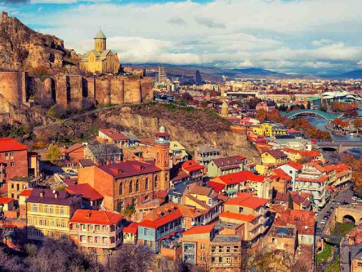 سؤالات متداول درباره رزرو تور گرجستان؛ هرآنچه قبل از سفر باید بدانید