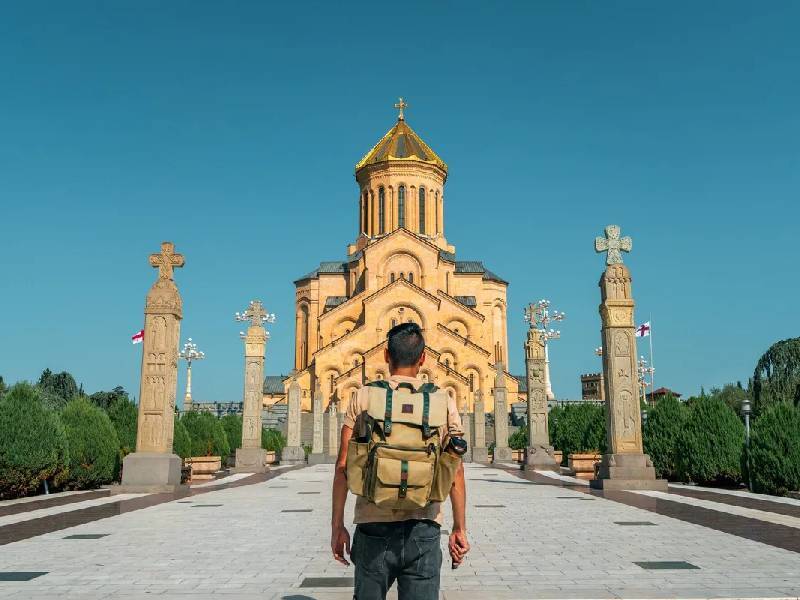 سؤالات متداول درباره رزرو تور گرجستان؛ هرآنچه قبل از سفر باید بدانید