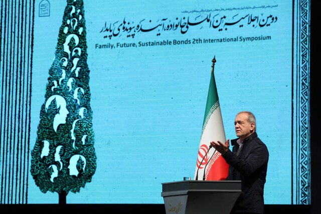 پزشکیان: برخی خانوادهها میخواهند فرزندشان با ثبتنام در مدارس خاص نخبه شوند، اما ...