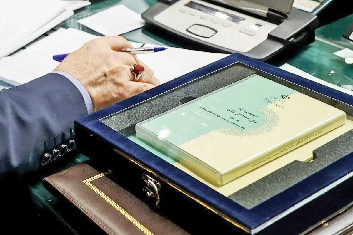 حکمرانی در سایه نهاد‌های فرادولتی