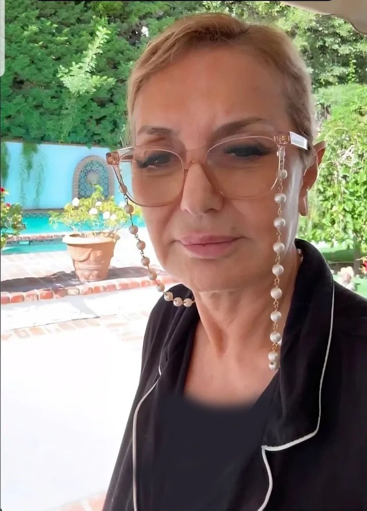 سلفی تازه گوگوش در ۷۵ سالگی