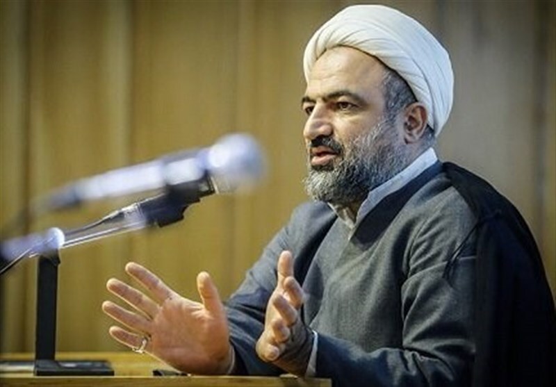 رسایی در مجلس: انتصاب عارف غیرقانونی است