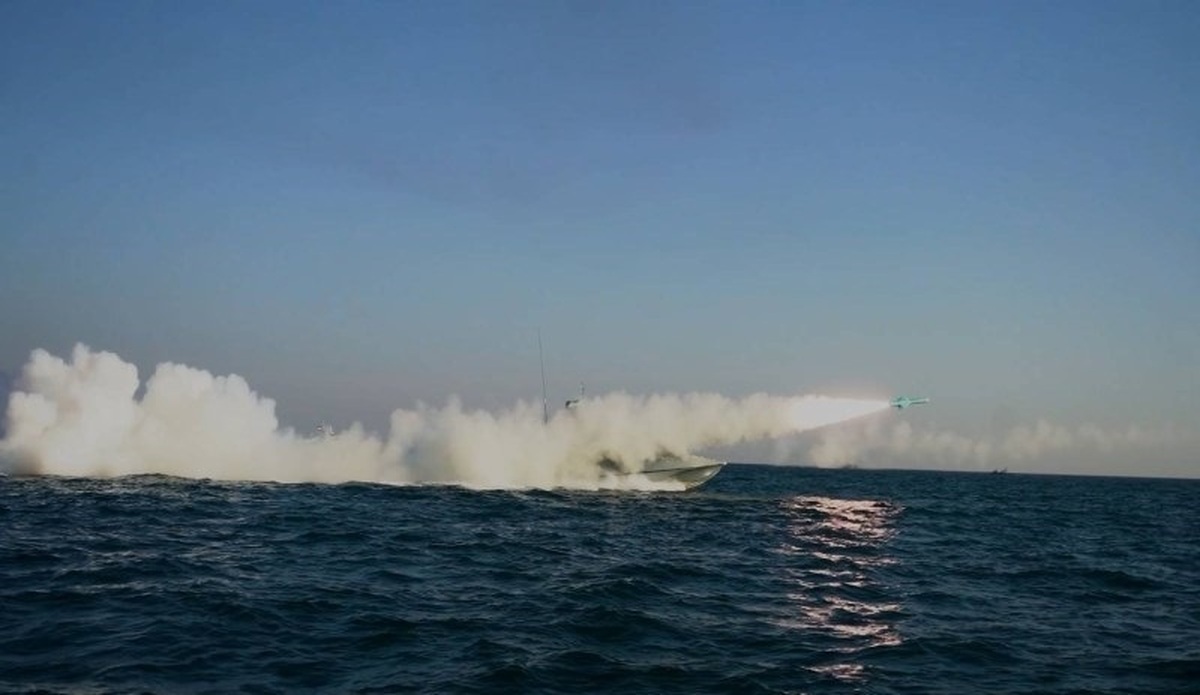 نیروی دریایی سپاه در خلیج فارس و تنگه هرمز رزمایش برگزار می‌کند