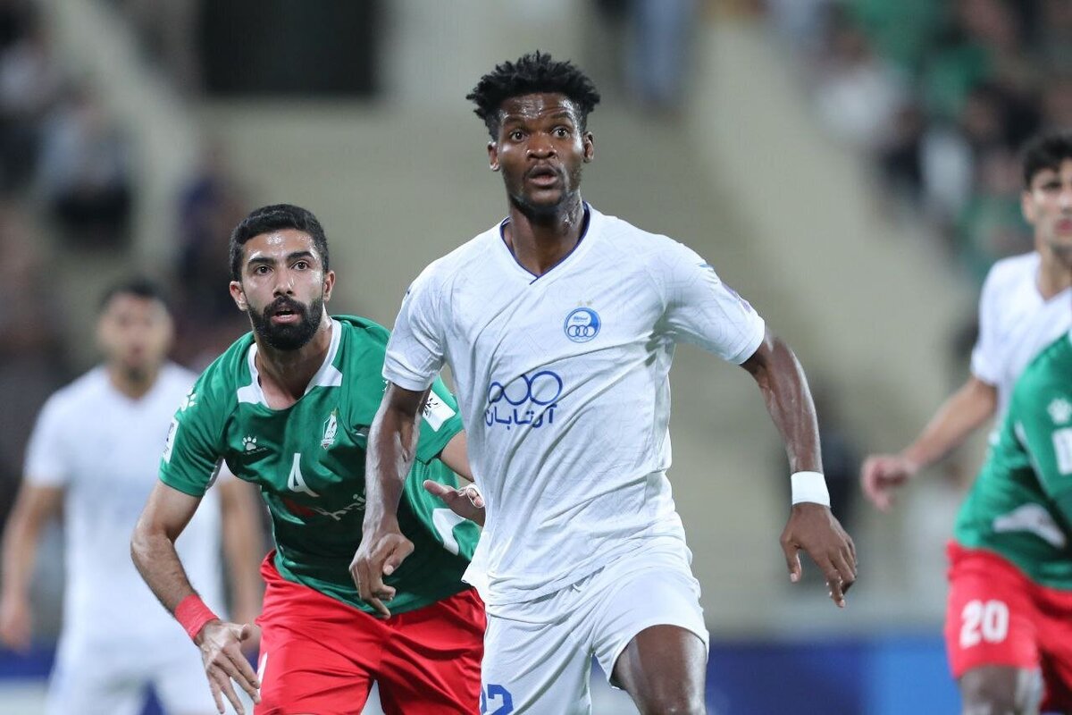 شوک بزرگ به استقلال؛ ستاره خارجی آبی‌ها ۴ بازی را از دست می‌دهد!