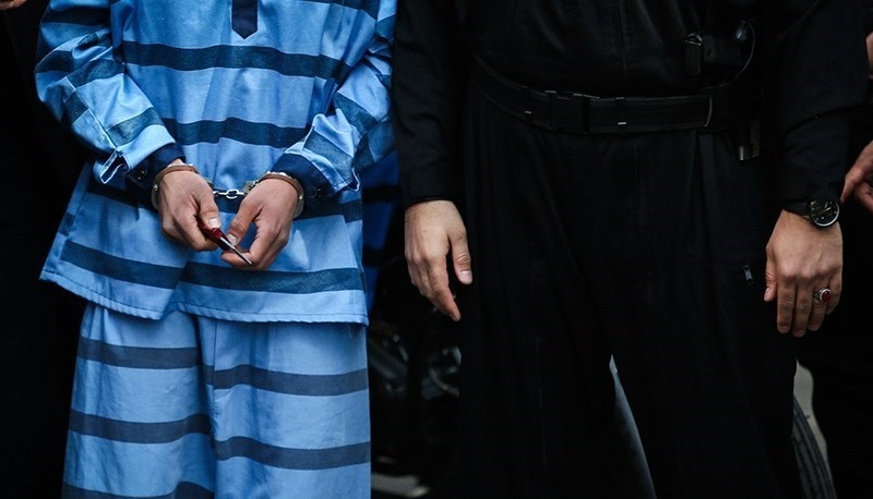 جنایت هولناک در سمنان/ پسر ۲۸ ساله مادرش را با سلاح سرد کُشت