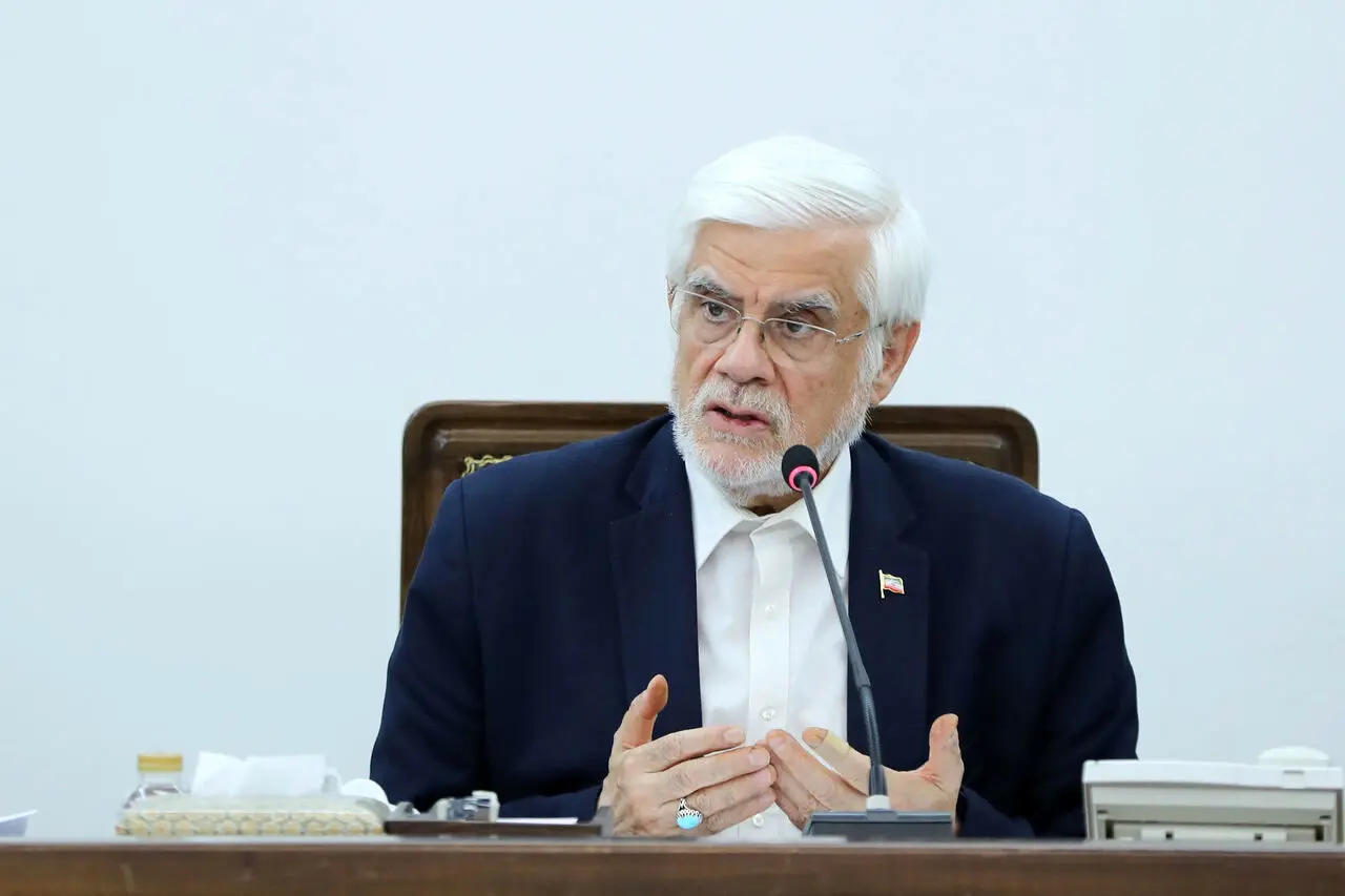 عارف: ۱۶ آذر باید همیشه زنده باشد