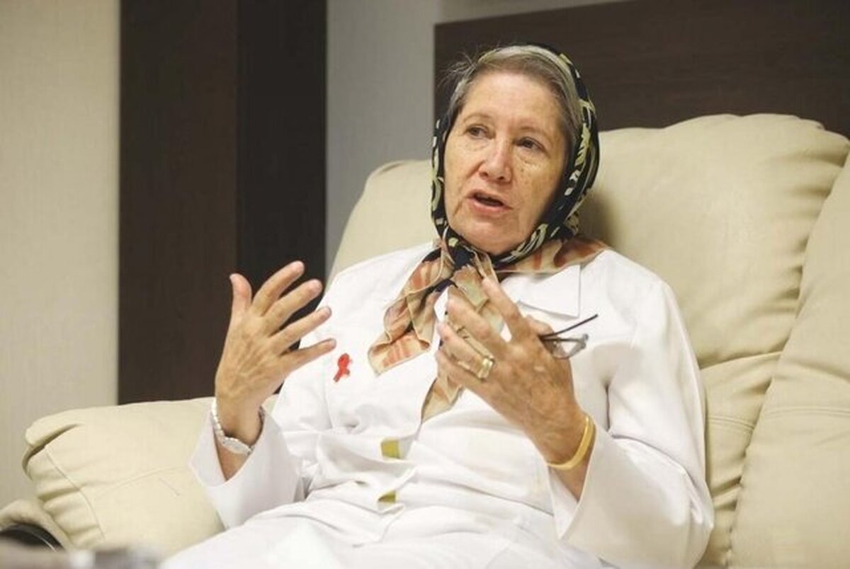 مردم از خانه بیرون نیایند