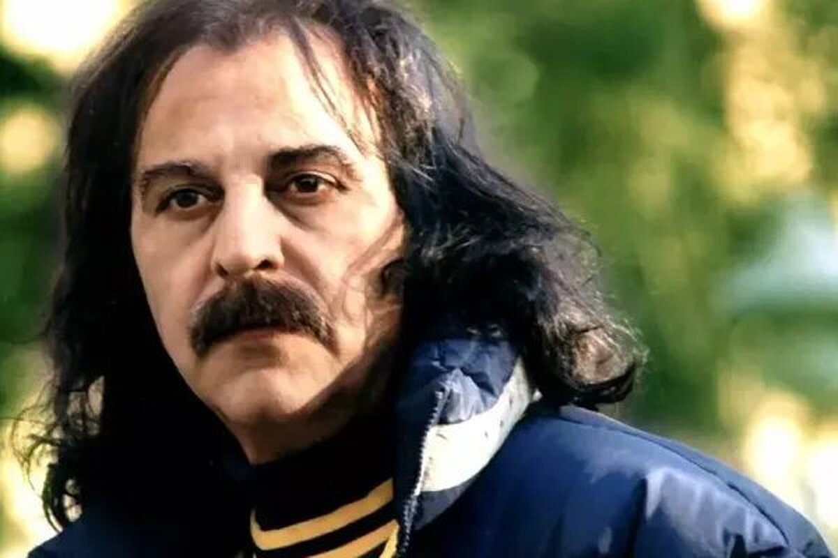 خواننده مشهور ایرانی برای همیشه خداحافظی کرد