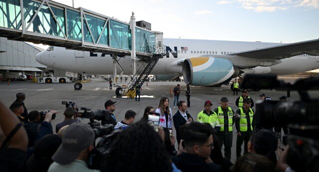 فرود یک هواپیمای آمریکایی به رغم بستن حریم هوایی ونزوئلا از سوی ترامپ