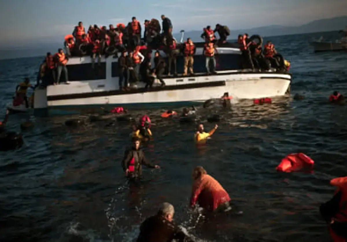 غرق شدن قایق مهاجران در یونان ۱۸ کشته بر جای گذاشت