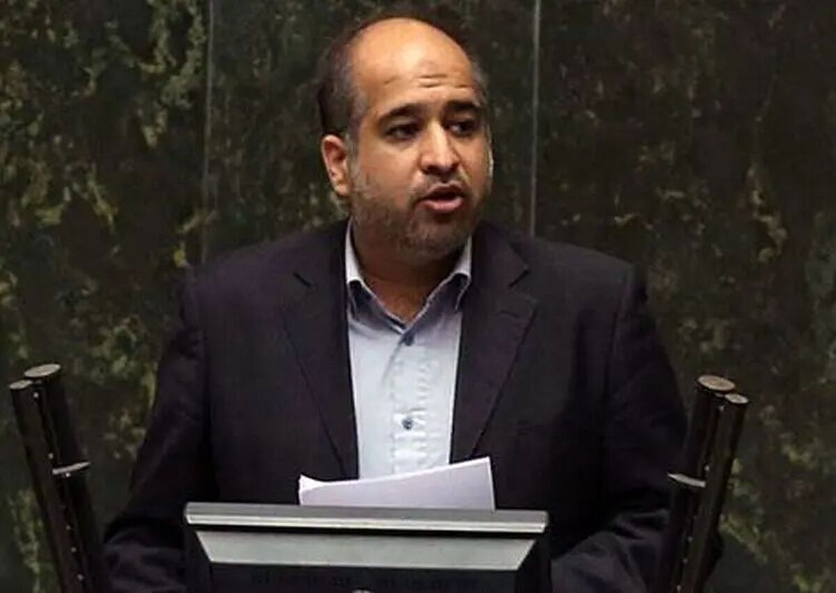 خضریان: برخی دلالان بدنام، معیشت مردم را به گروگان گرفته‌اند