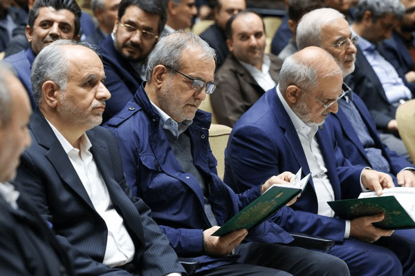 برگزاری مراسم ترحیم خانواده سقاب اصفهانی با حضور مقامات