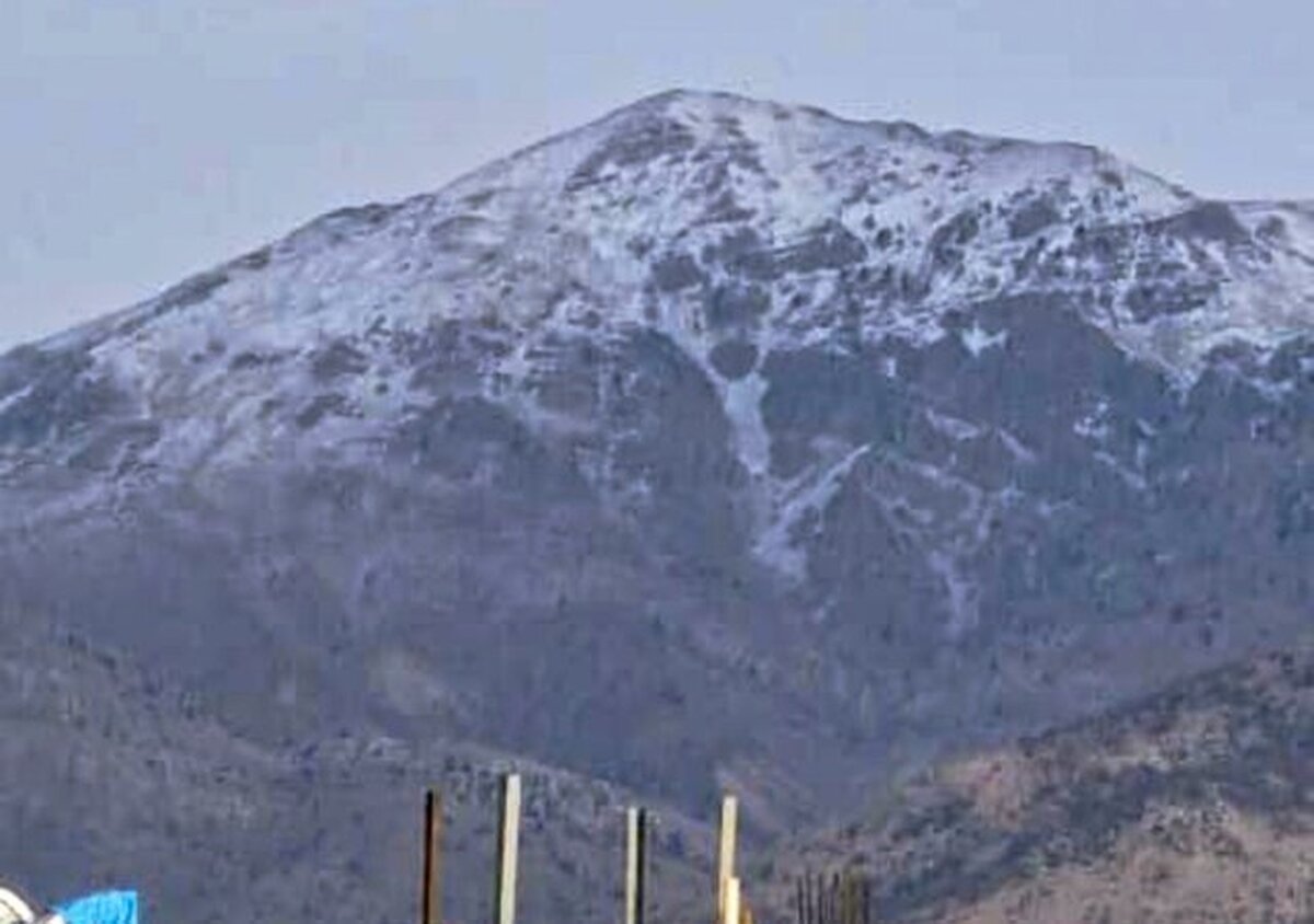 بارش اولین برف پائیزی در دنا + عکس