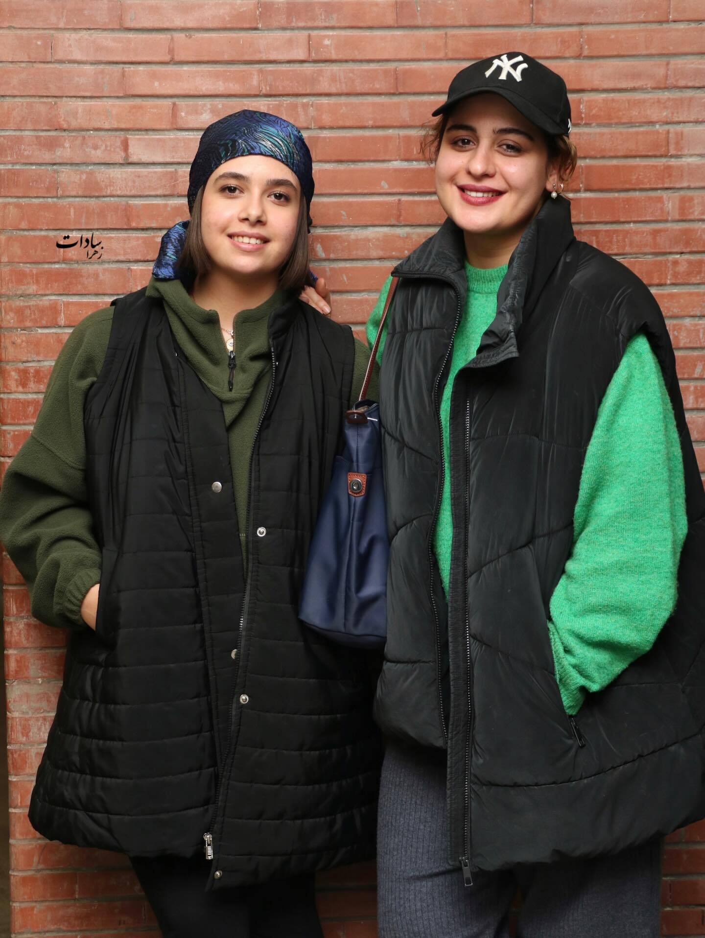 عکس/ تیپ و استایل نفس بازغی در پشت صحنه یک تئاتر عکس/ تیپ و استایل نفس بازغی در پشت صحنه یک تئاتر