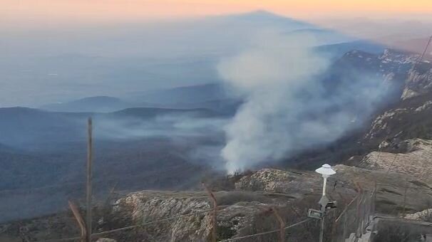 فرماندار کردکوی: ۳۰۰۰ متر از جنگل‌های درازنو درگیر آتش است
