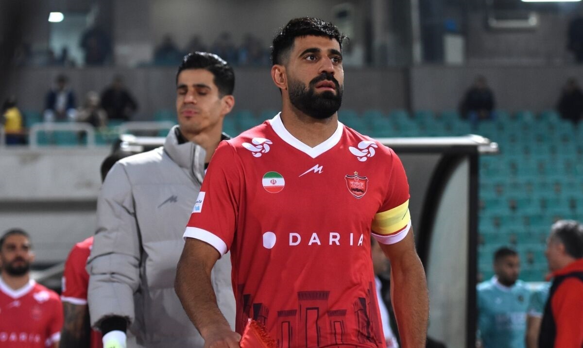 شرطی که باعث شد ملی‌پوش پرسپولیسی به استقلال برود/ حق به حق‌دار رسید، بازوبند به صاحبش!