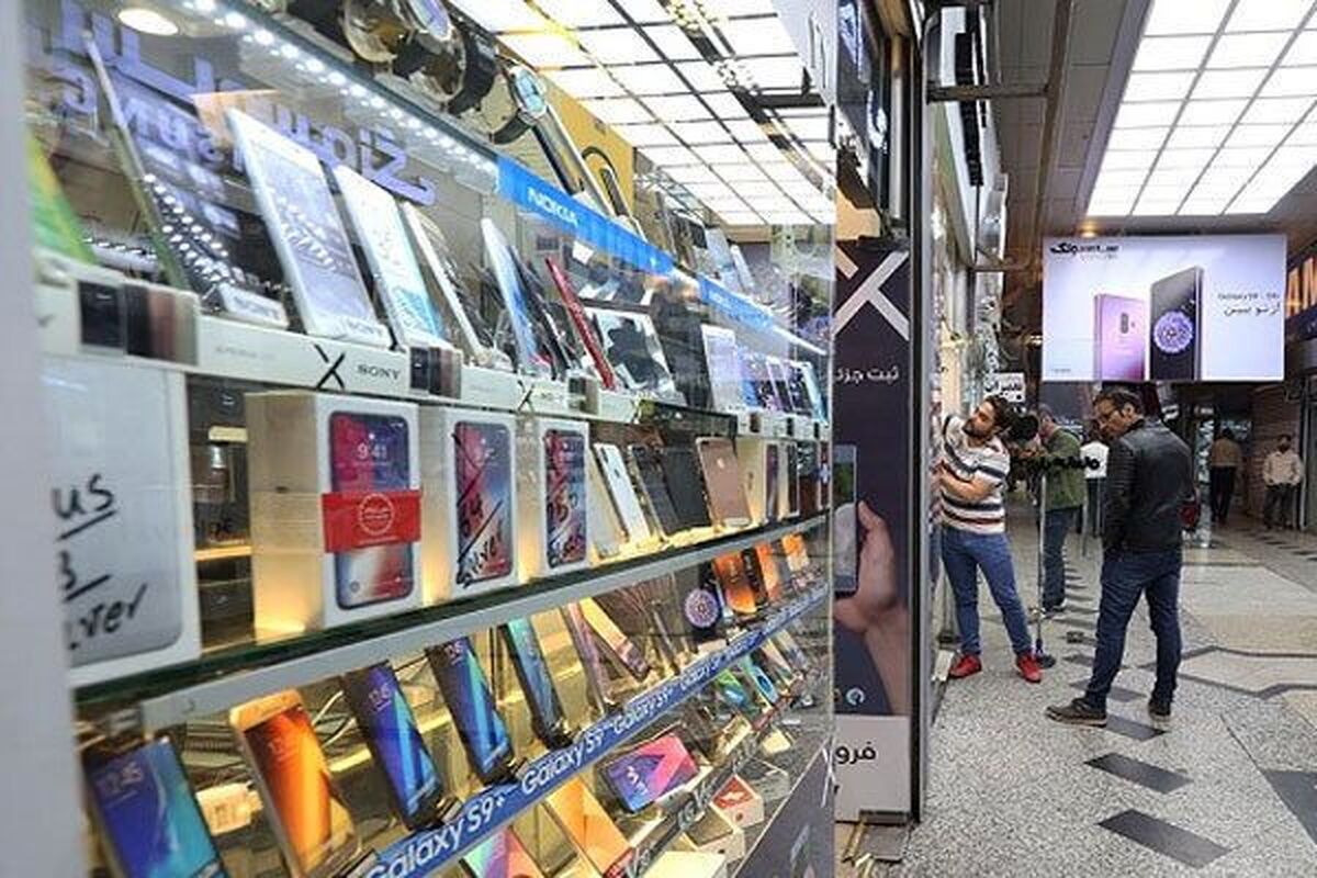 بحران در بازار موبایل ایران/ فروش گوشی نو تقریبا متوقف شد