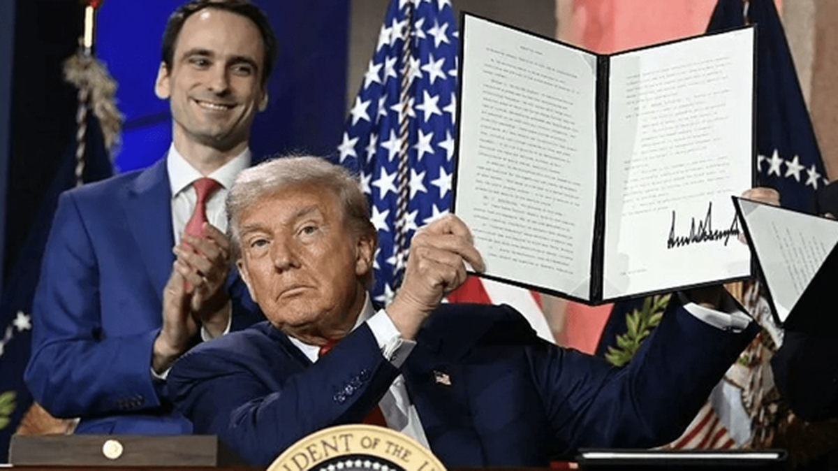 ترامپ با یک امضا بازار هوش‌مصنوعی را به لرزه انداخت